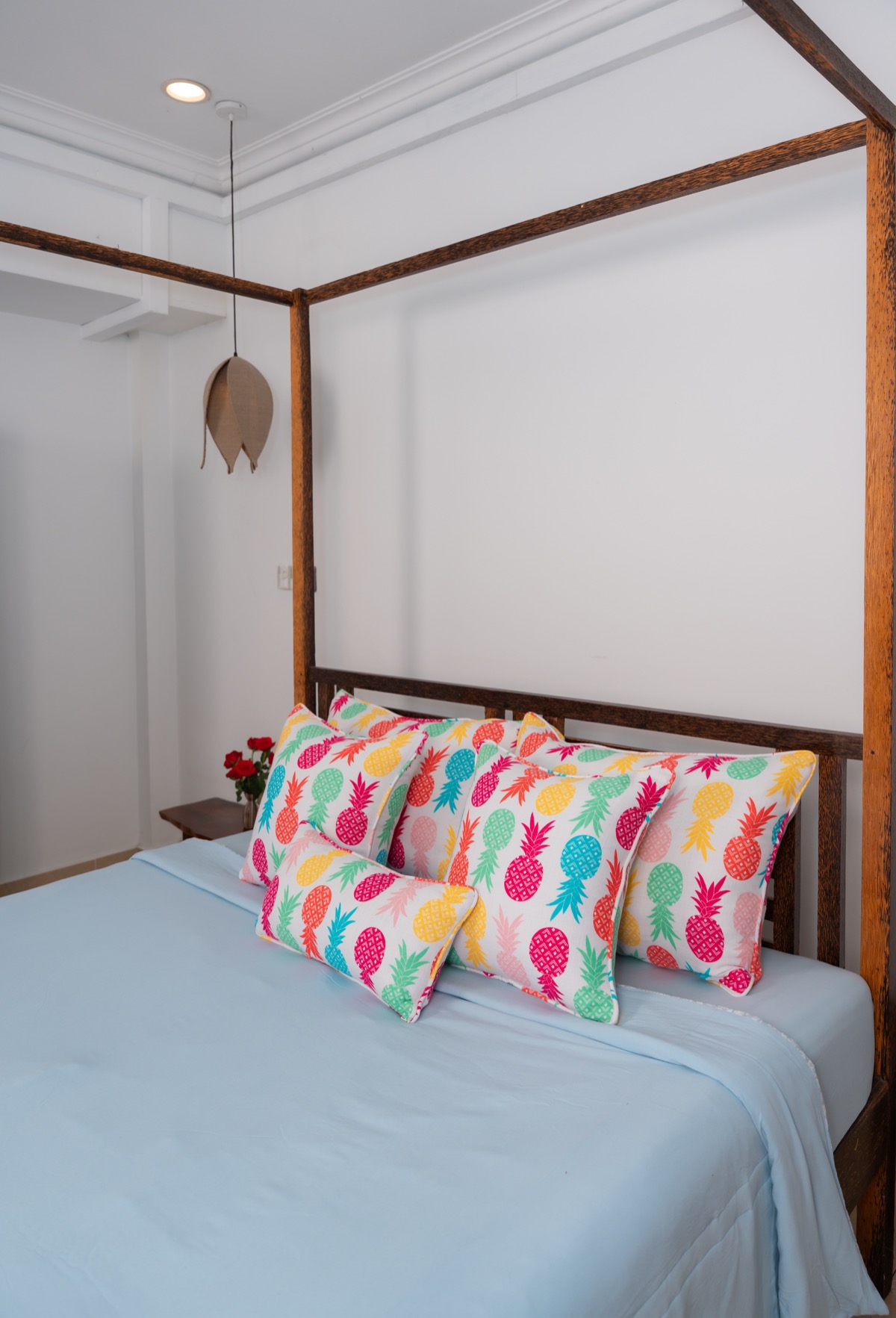 Pineapple print bed pillows